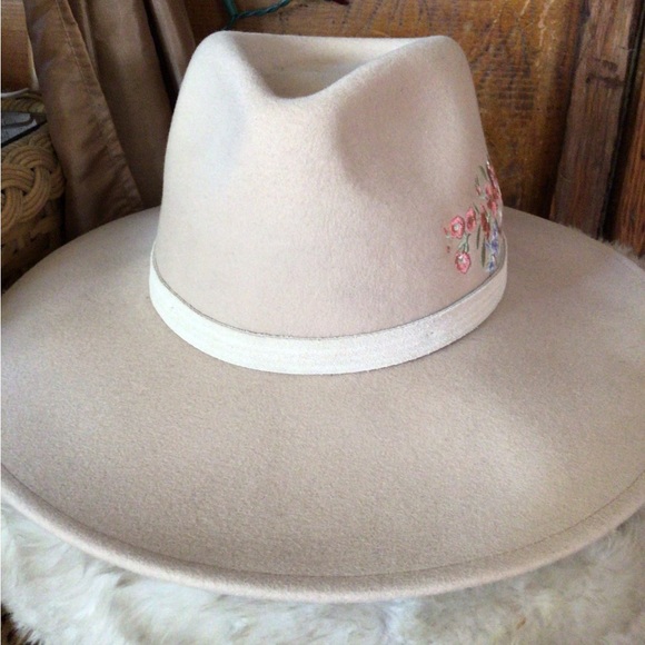 HP!! 😊 Rare Wyeth embroidered rancher - Picture 3 of 4